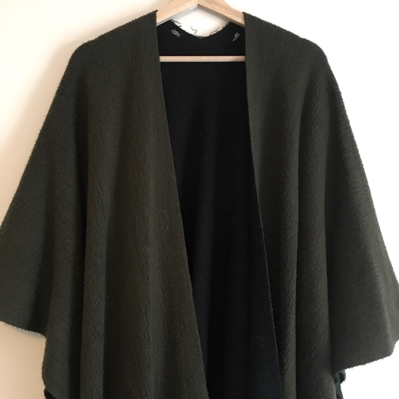 Knit Shawl/Cape - Picture 2 of 3